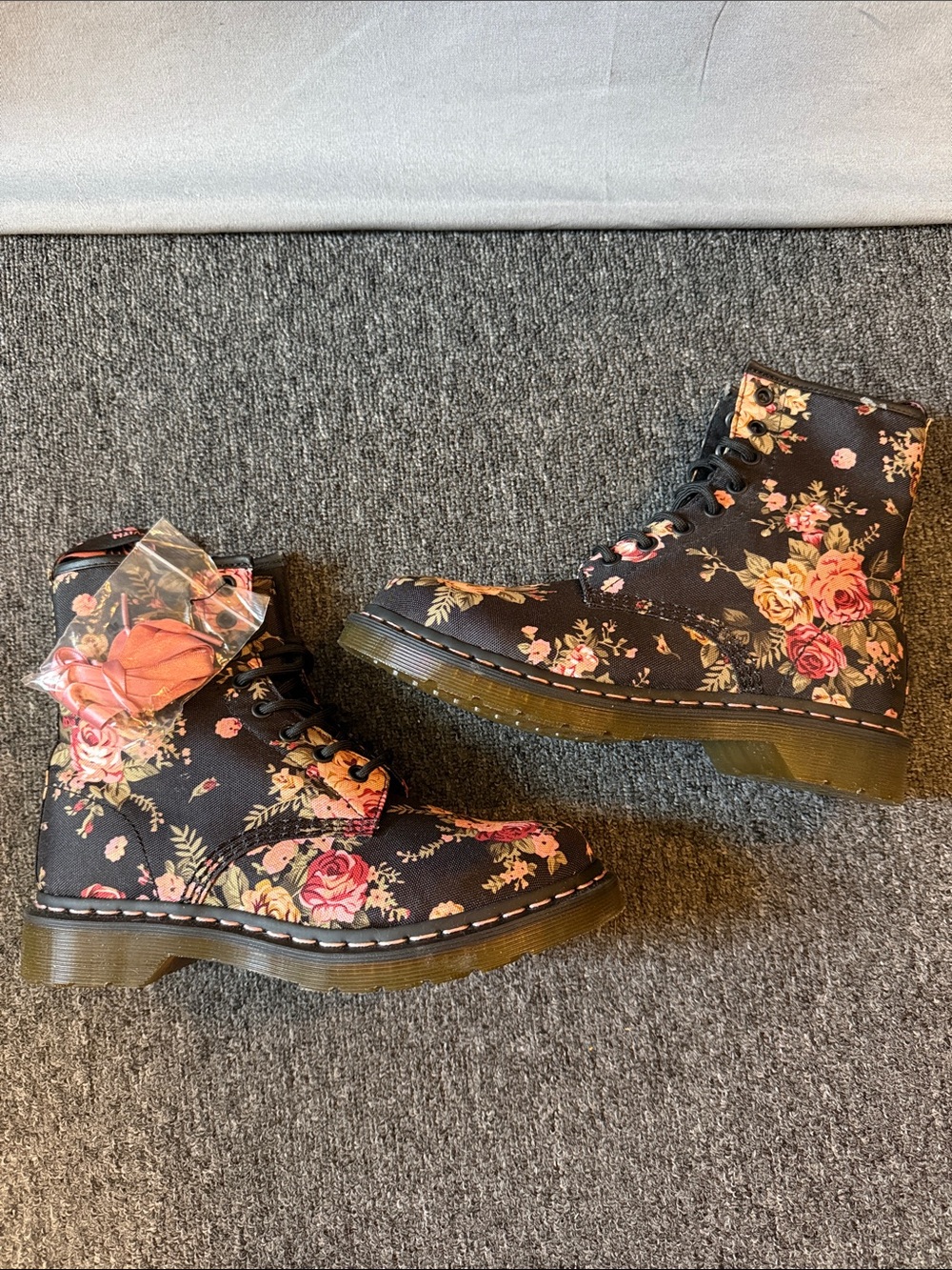 Dr. Martens 1460 Lace Up Boot Size 8 Black & Pink Victorian Floral Canvas Combat